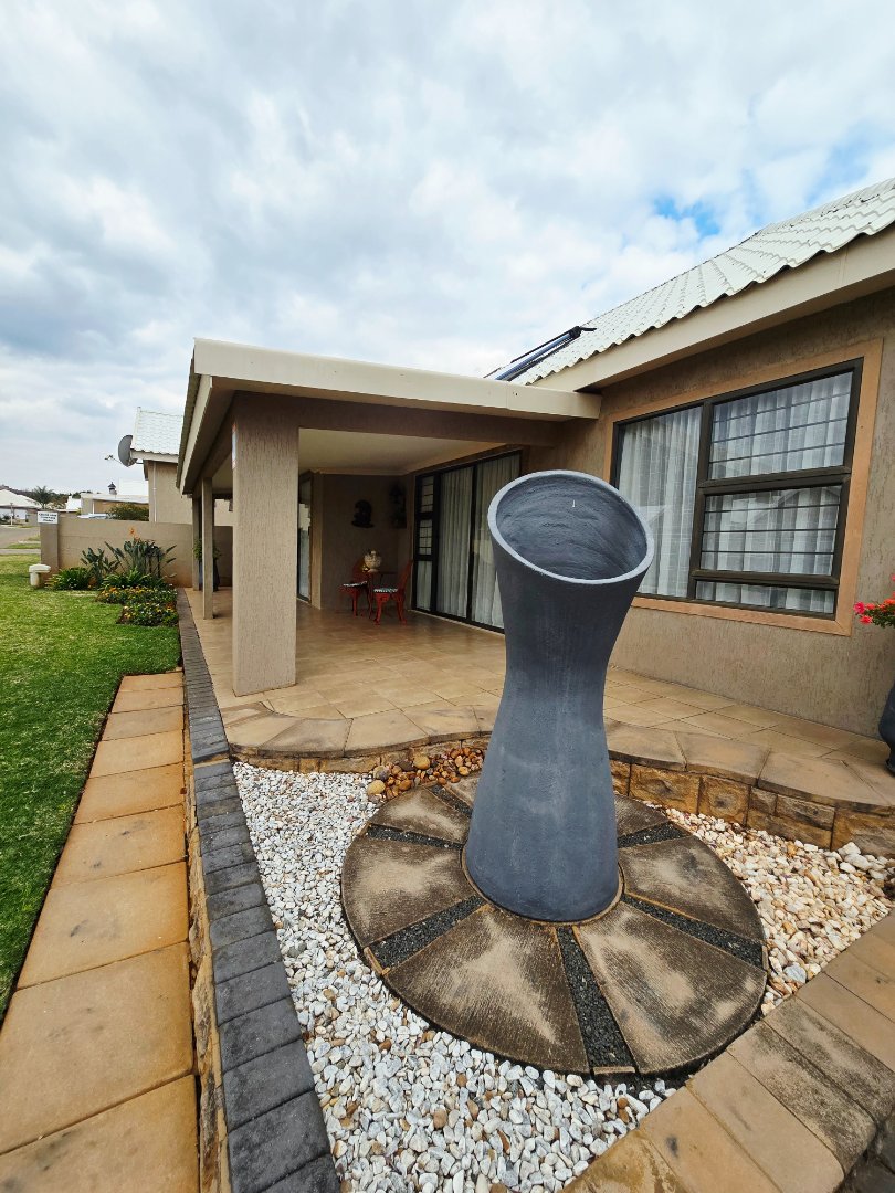 2 Bedroom Property for Sale in Wilkoppies North West